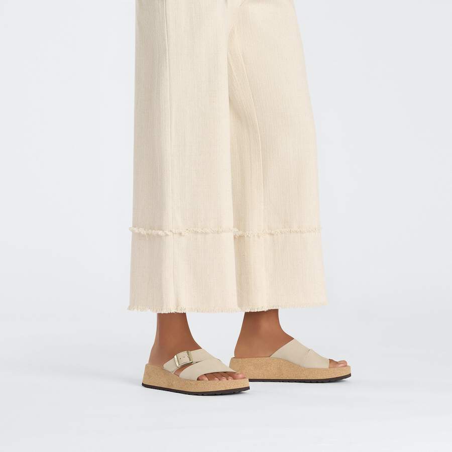 Almina Nubuck Leather - Sandcastle