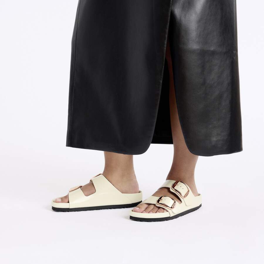 Arizona Big Buckle Natural Leather Patent - High Shine Ecru
