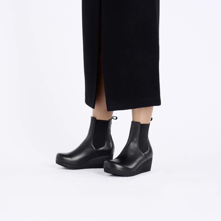 Ebba Slip On Natural Leather - Black/Black