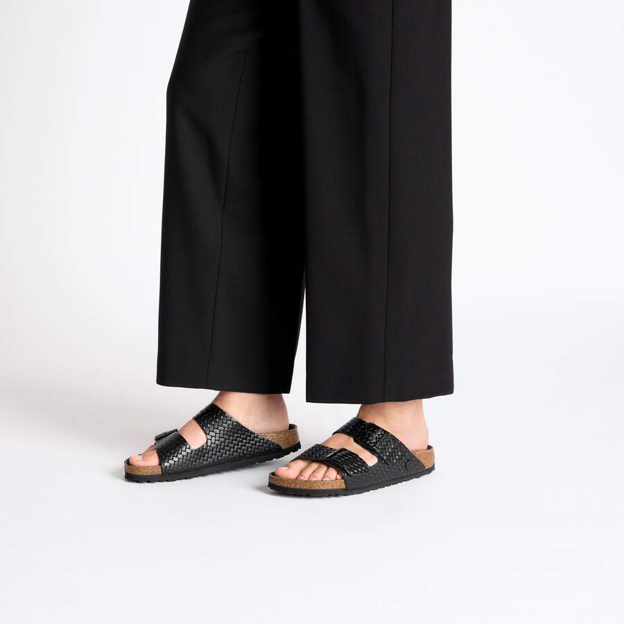 Arizona Rivet Logo Natural Leather - Woven Embossed Black