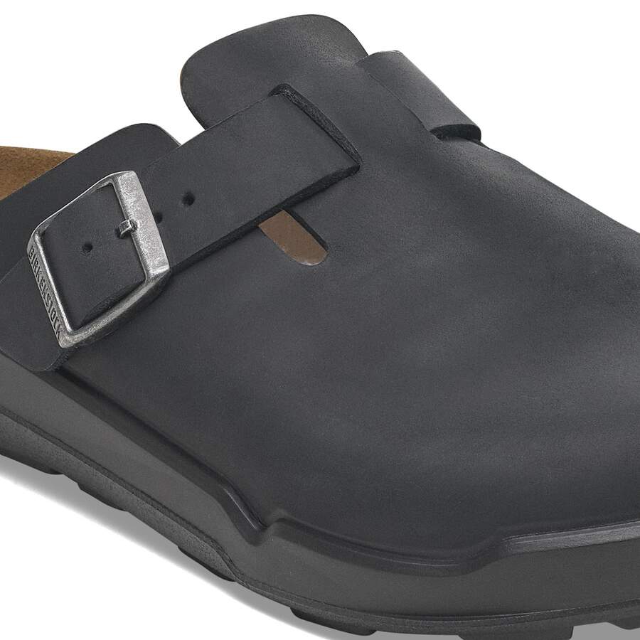 Boston Crosstown Waxy Leather - Black