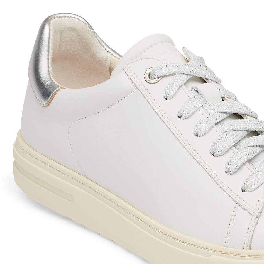 Bend Low Natural Leather - White/Metallic Silver