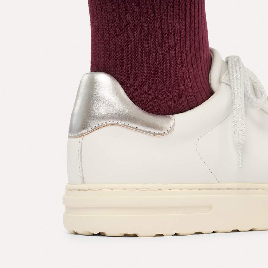 Bend Low Natural Leather - White/Metallic Silver
