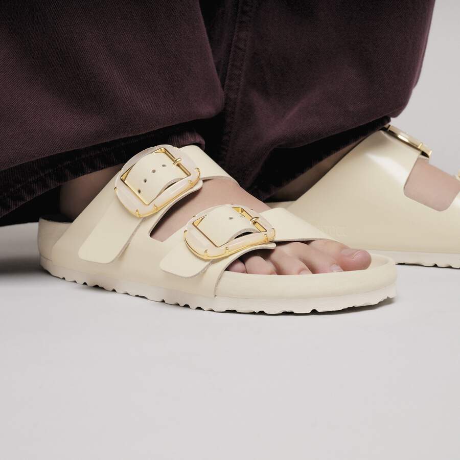Arizona Big Buckle Natural Leather Patent - High Shine Ecru
