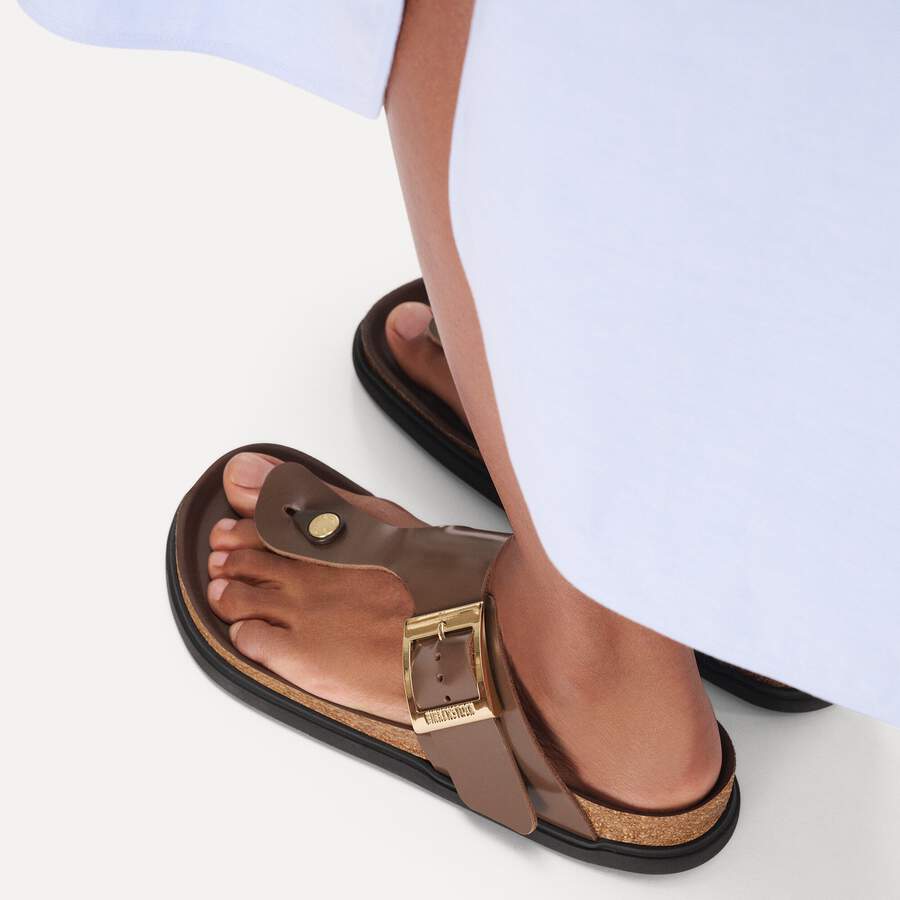 Gizeh Droplet Buckle Natural Leather Patent - High-Shine Carafe