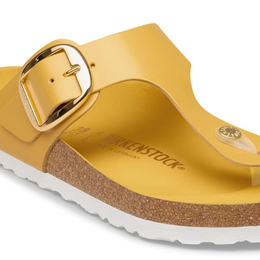 Gizeh Big Buckle Natural Leather Patent - High-Shine Ochre