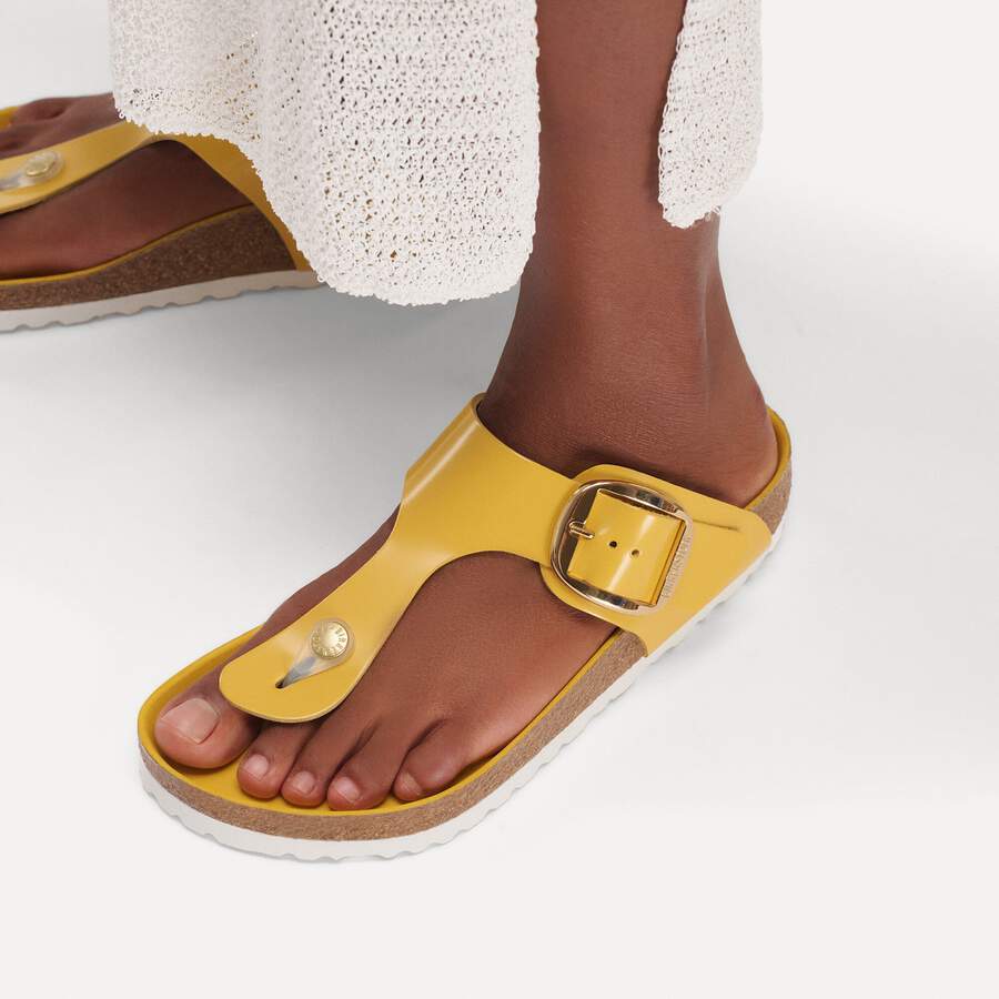 Gizeh Big Buckle Natural Leather Patent - High-Shine Ochre